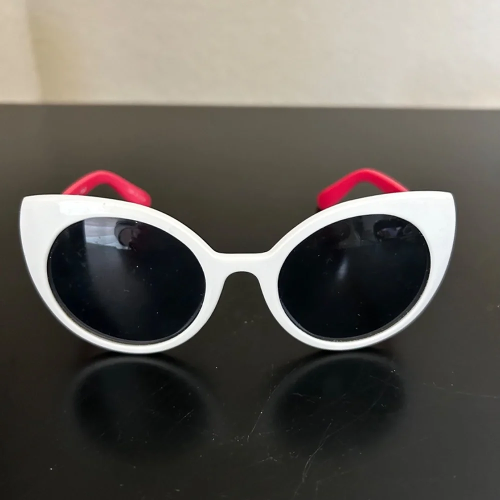 Gymboree Sunglasses for girls. (Set of 3)